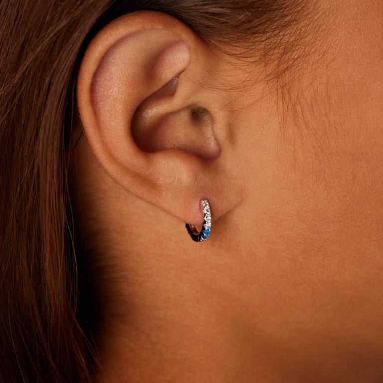 Zilveren oorringen zirkonia blauw