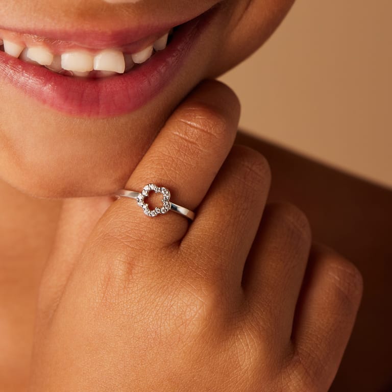 Zilveren ring bloem zirkonia