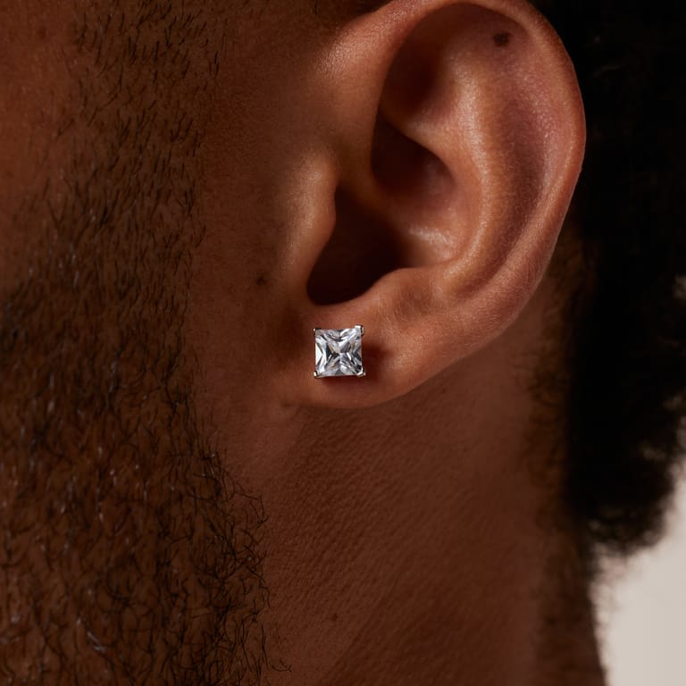 Zilveren oorknoppen met witte zirkonia vierkant