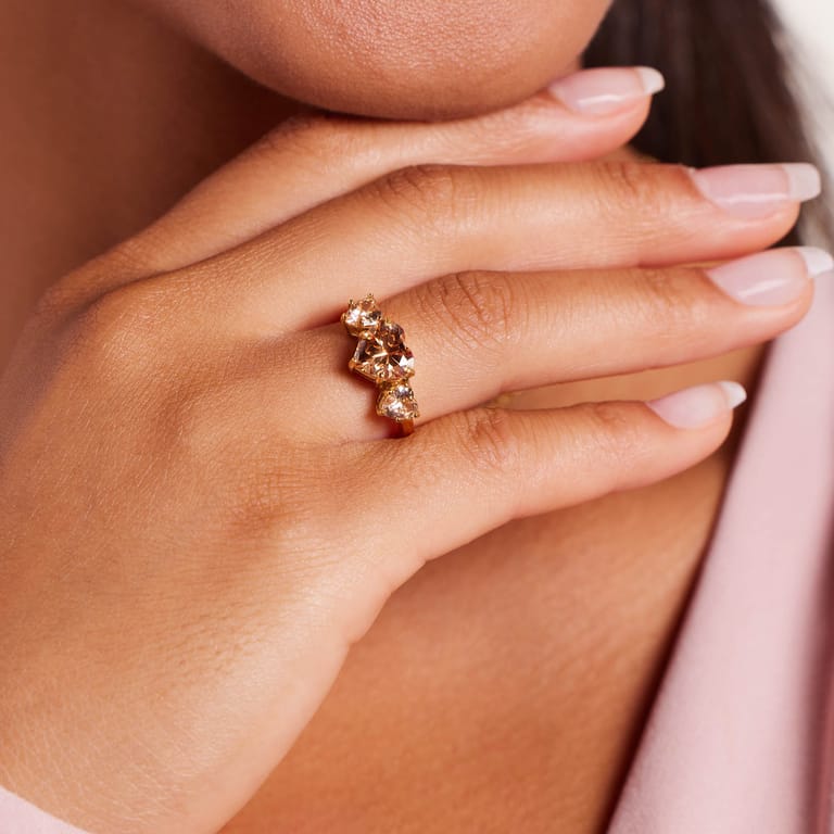 Stalen goldplated vintage ring met 3 rond wit