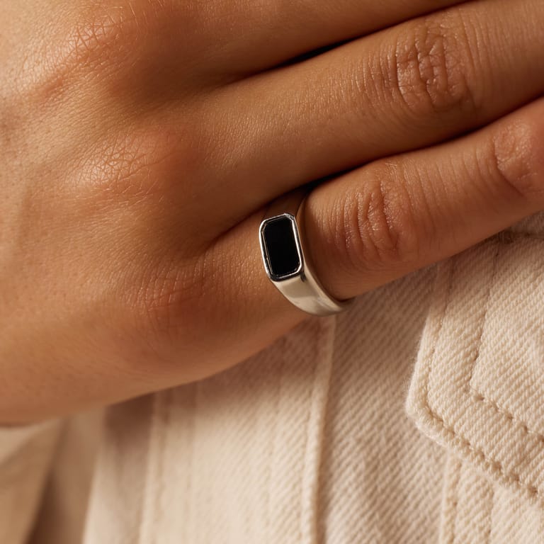 Stainless steel ring met zwarte agaat