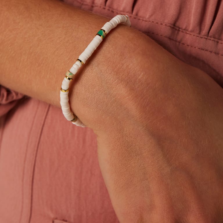 Stalen goldplated kralenarmband met wit en groen voor dames