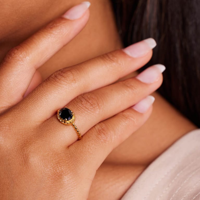 Stainless steel goldplated ring vintage zwart