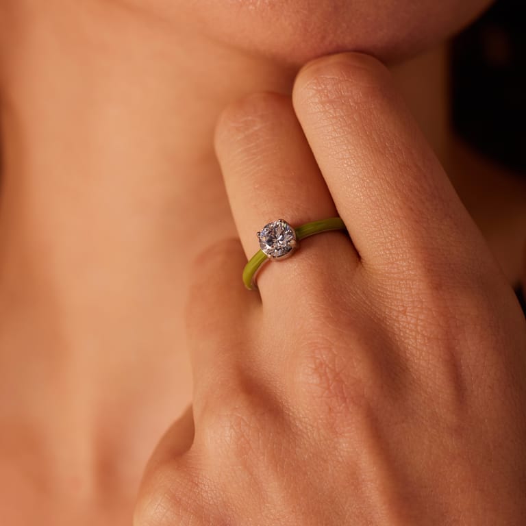 Stalen ring met groene emaille&zirkonia