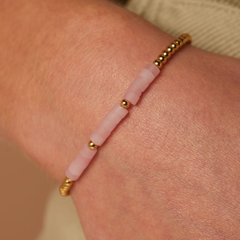 Stalen goldplated fantasiearmband met rozenkwarts voor dames