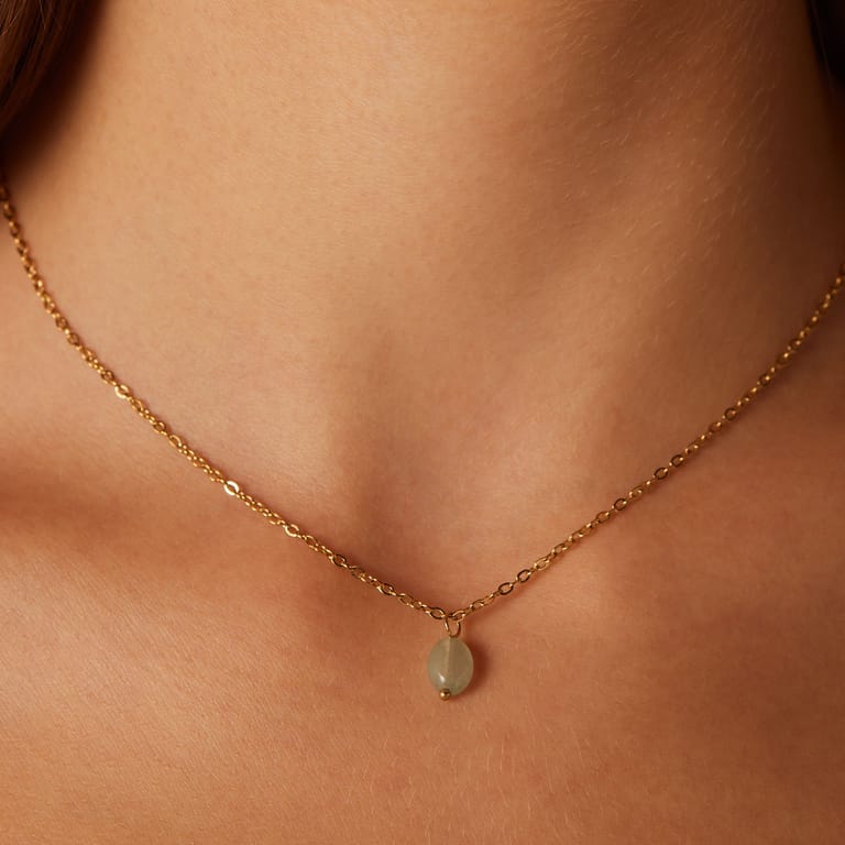 Stalen goldplated ketting met hanger met groene aventurijn voor dames