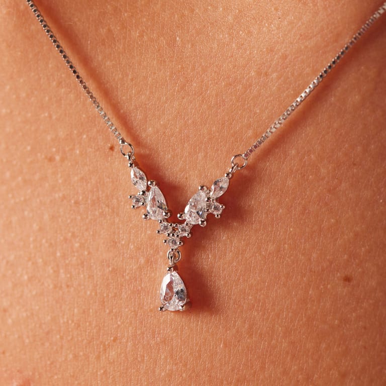 Zilveren ketting met hanger druppel zirkonia voor dames