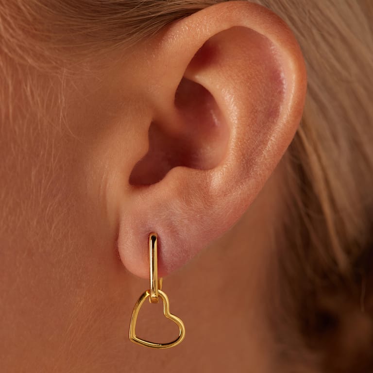 Zilveren goldplated oorringen met hanger hart voor dames