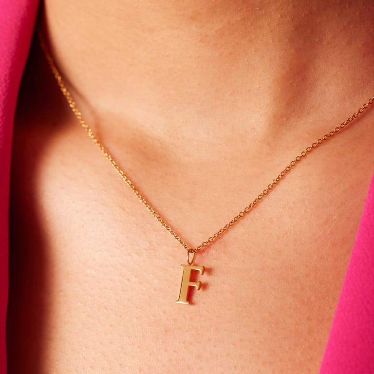 Stalen goldplated ketting met letterhanger F voor dames