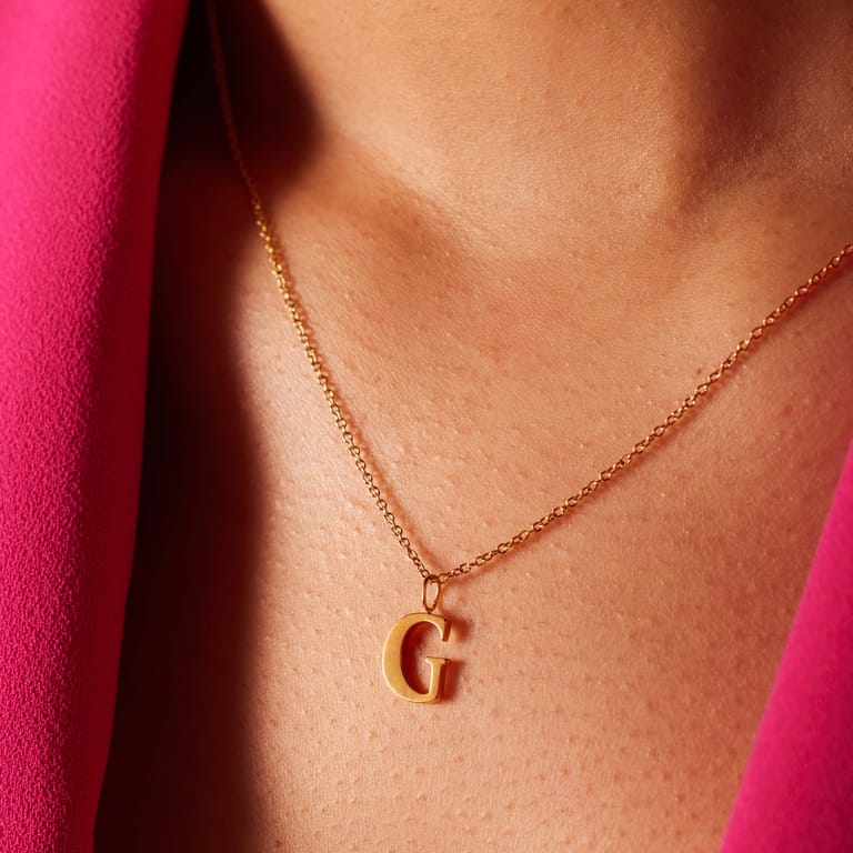 Stalen goldplated ketting met letterhanger G voor dames