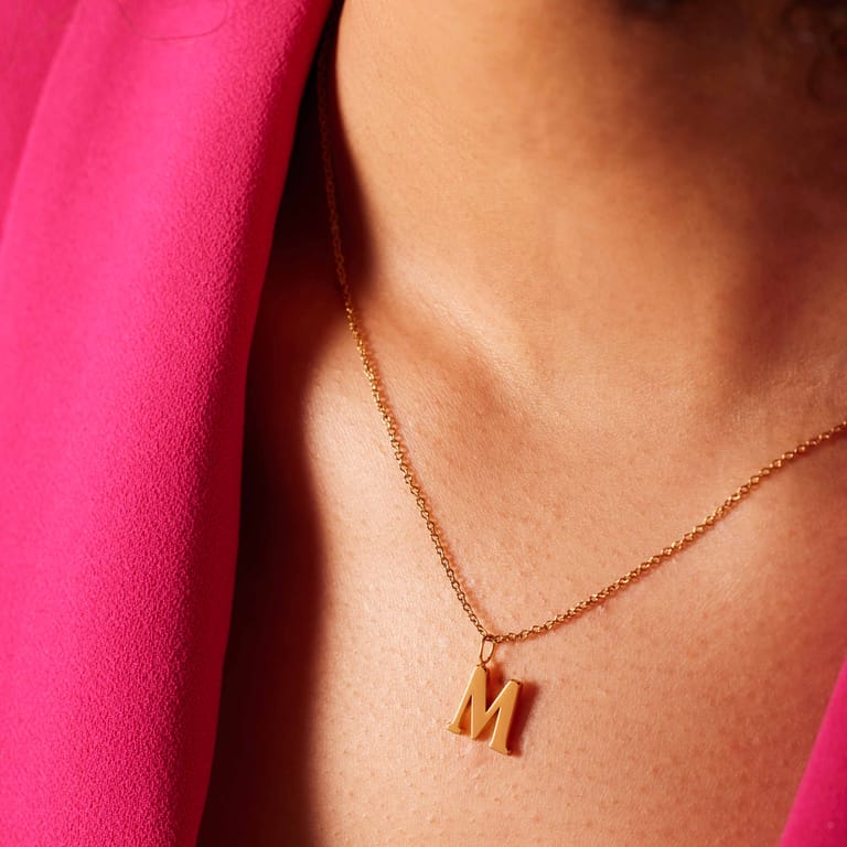 Stainless steel goldplated ketting met letterhanger M voor dames