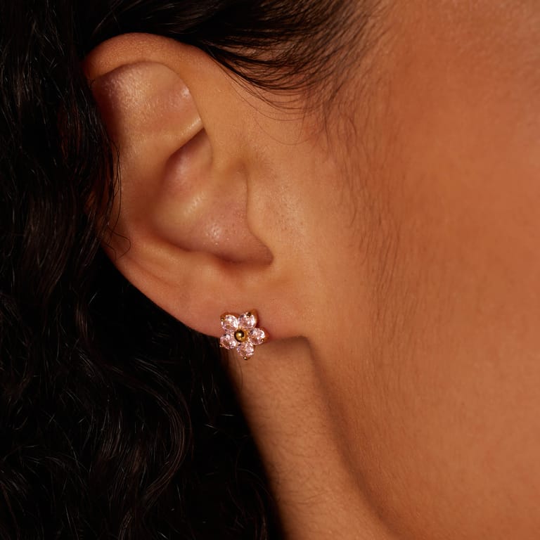 Stalen goldplated oorknoppen bloem met zirkonia voor dames
