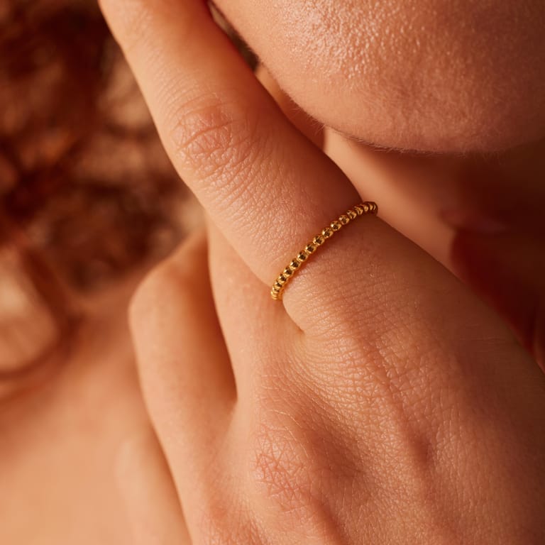 Ring aus Edelstahl, vergoldet, Kugeln, 2mm