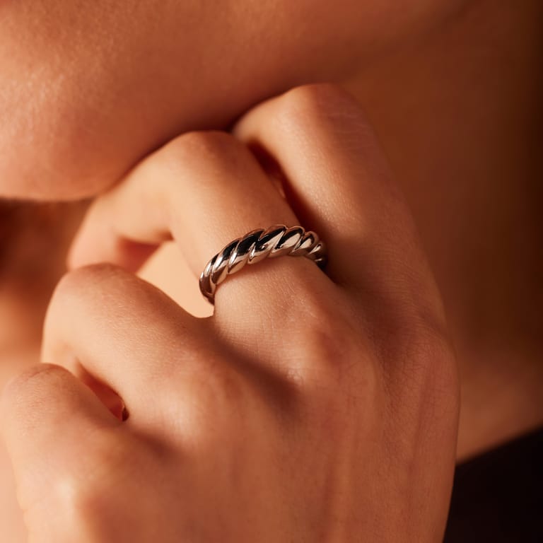 Stainless steel ring draai 5,5mm