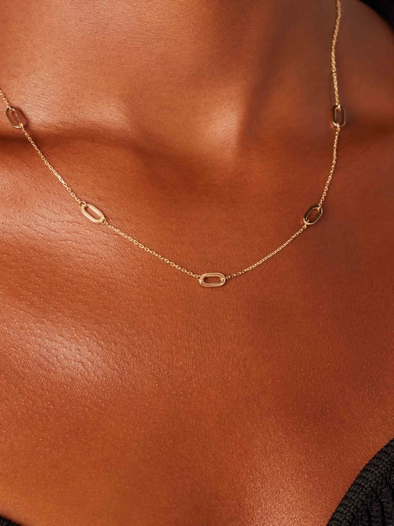 14 Karaat geelgouden collier met 5 ovalen