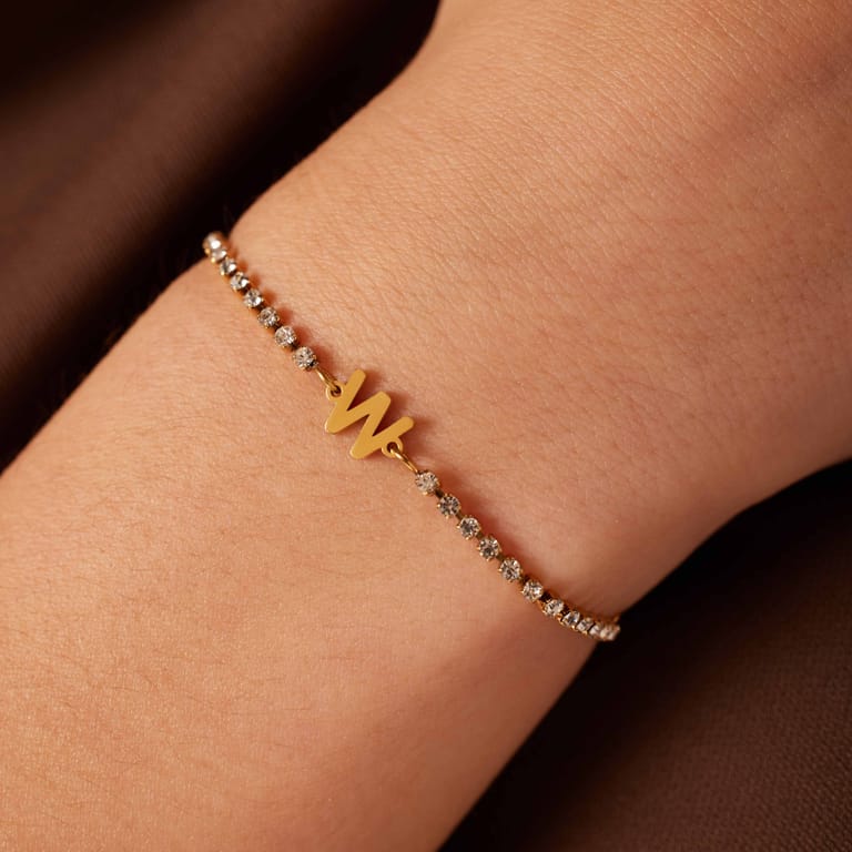 Stalen goldplated fantasiearmband met letterhanger M met zirkonia voor dames