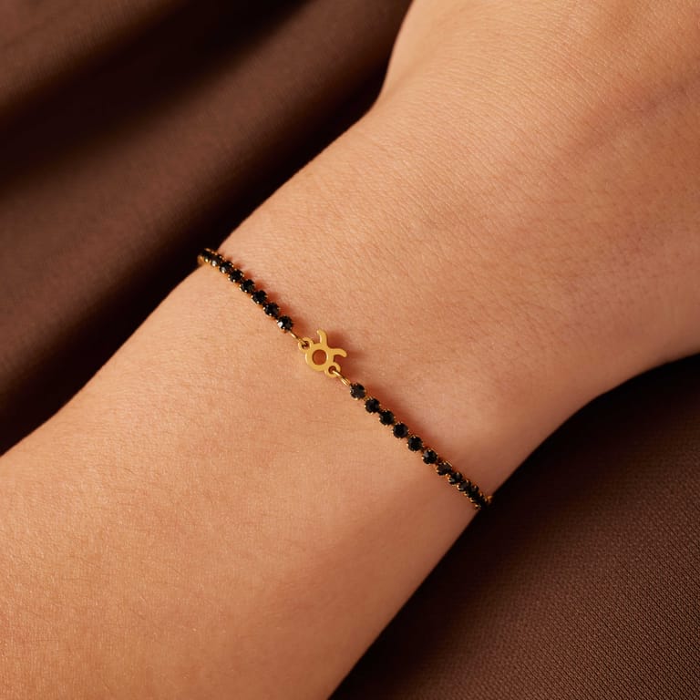 Stalen goldplated fantasiearmband met sterrenbeeldhanger Stier met zirkonia voor dames