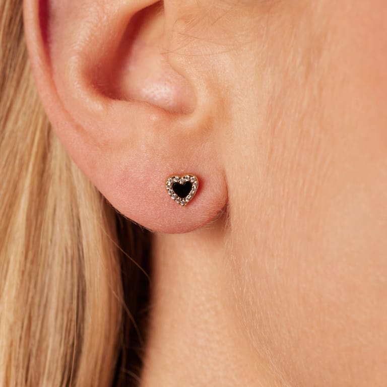 Zilveren goldplated oorbellen met een hartvormige Black Agate gemstone