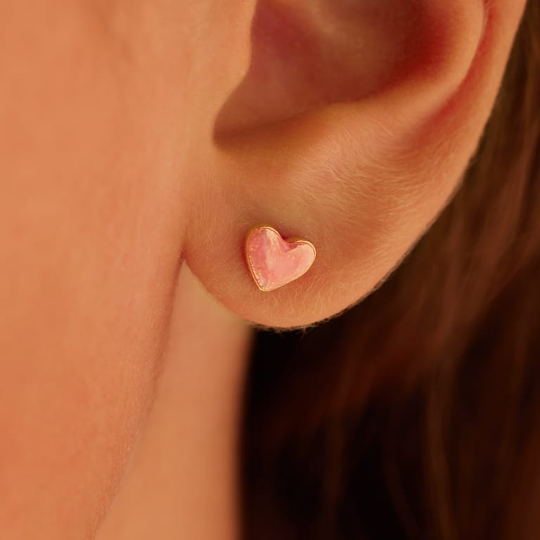 Zilveren goldplated oorknoppen met roze hartje