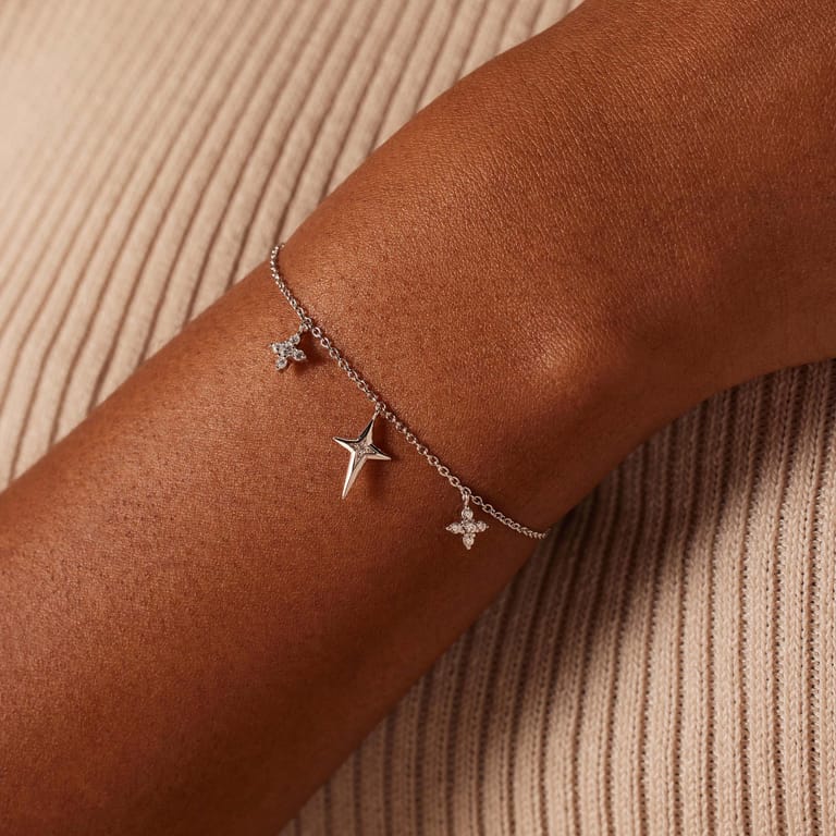 Zilveren armband met hangers sterren zirkonia