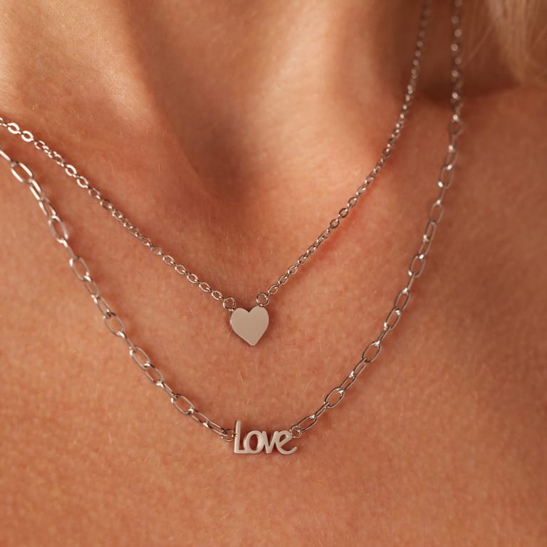 Myla stalen ketting met een hartje en love voor dames