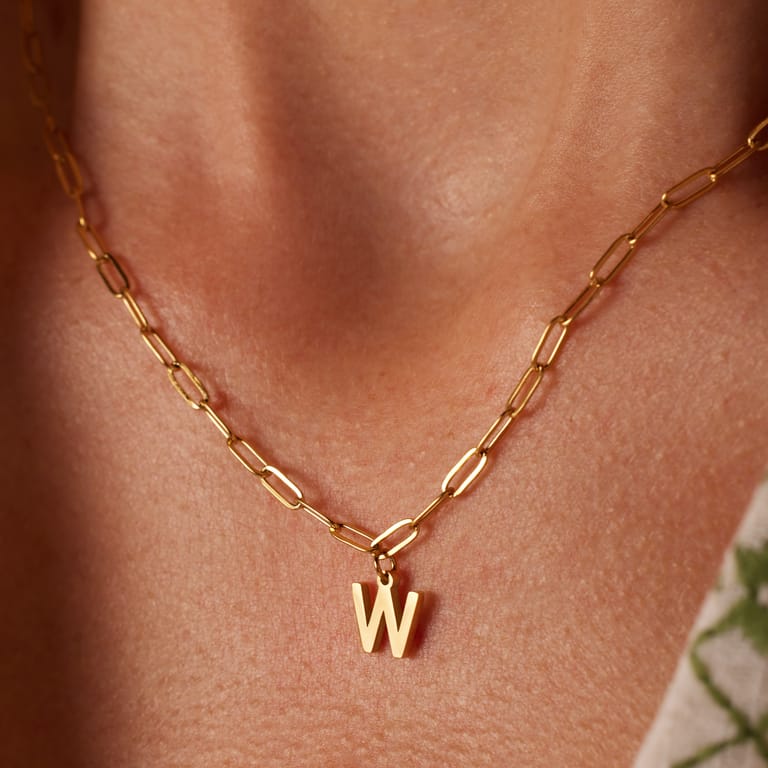 Stalen goldplated ketting met hanger letter W voor dames