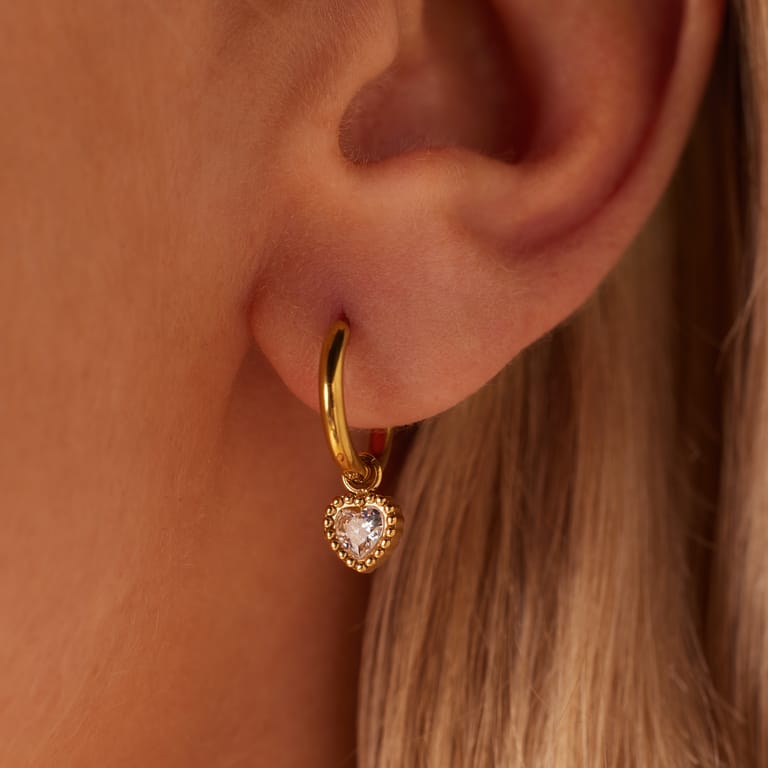 Stalen goldplated oorringhangers met hanger hart met zirkonia voor dames