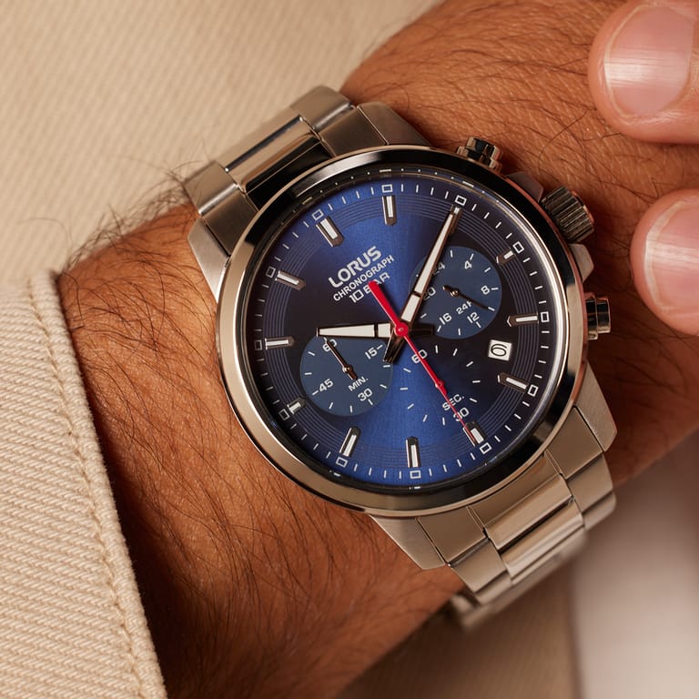 Lorus Herrenuhr mit Armband aus Edelstahl RT323KX9