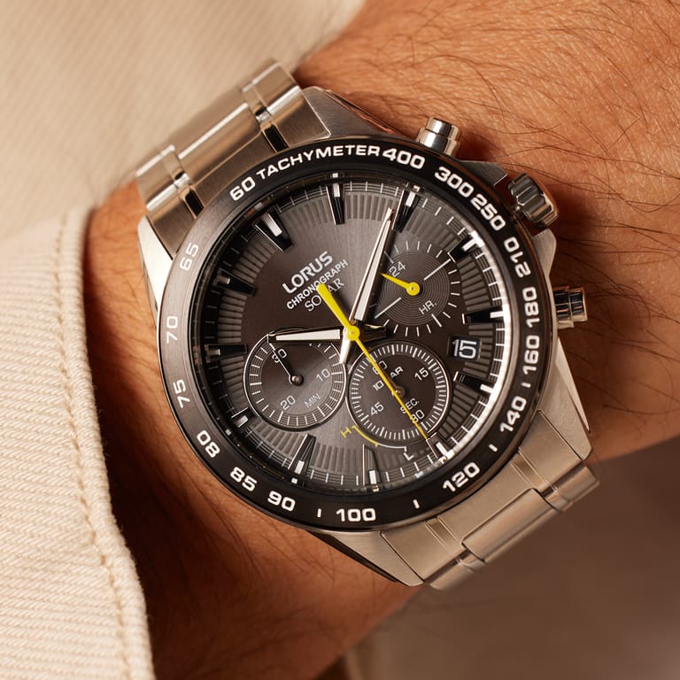 Lorus solar herenhorloge met stalen band RZ507AX9