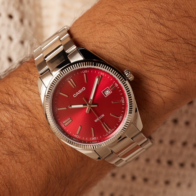 Casio horloge rode wijzerplaat MTP-1302PD-4AVEF