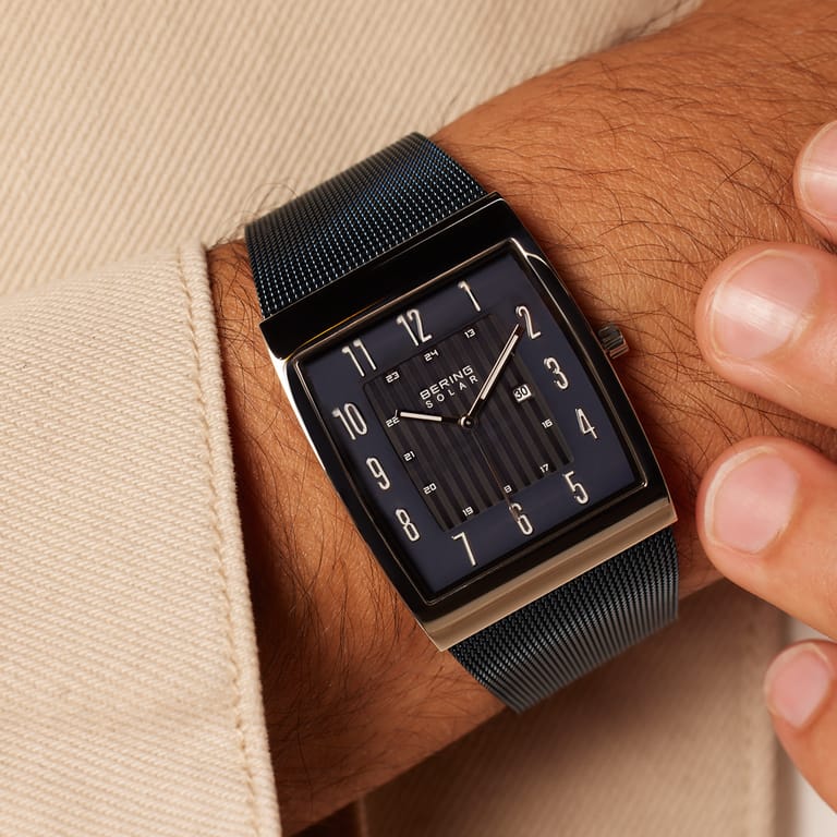 Bering Uhr mit Solarfunktion und Armband aus Mesh, Blau, 16433-307