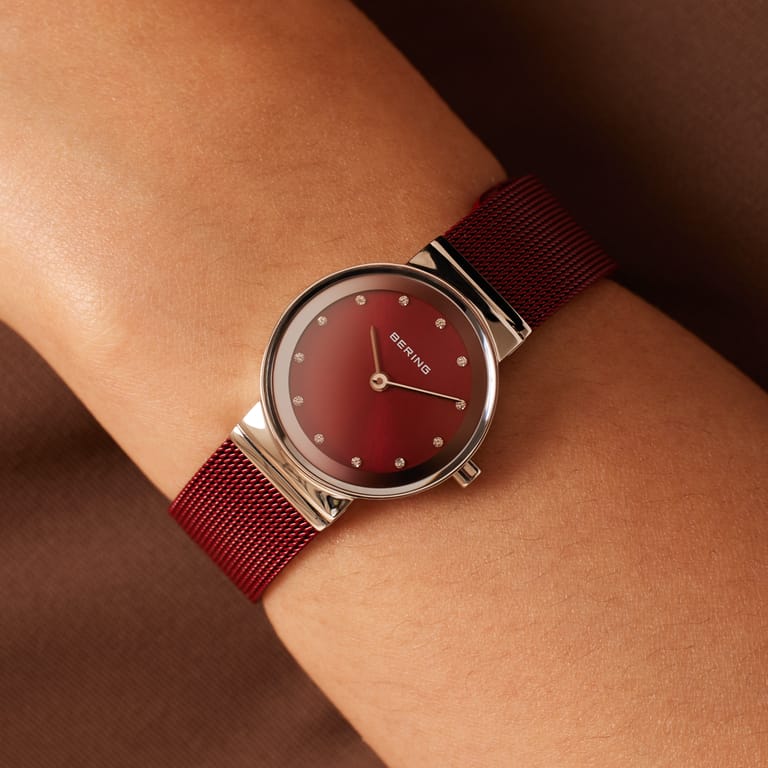Bering horloge met mesh band rood 10126-303