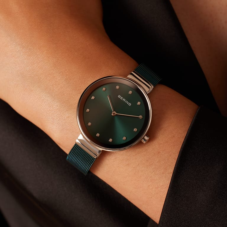 Bering horloge met mesh band groen 12034-808