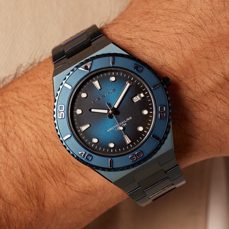 Bering horloge met stalen band blauw 18940-797