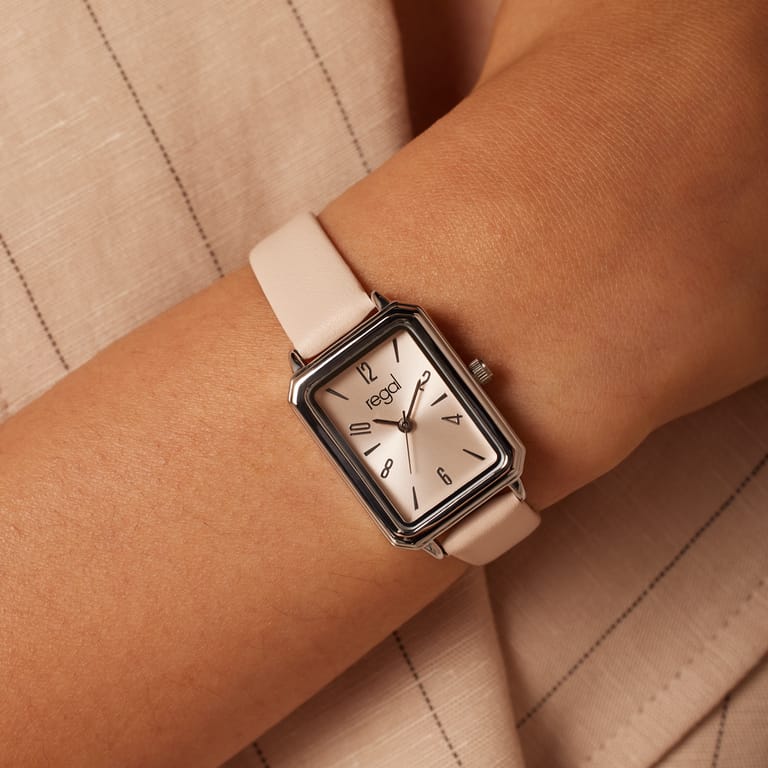 Regal dames horloge met perzikkleurig band