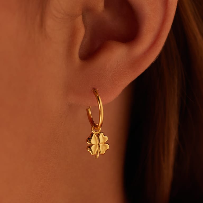 Zilveren goldplated oorringen met klavertje