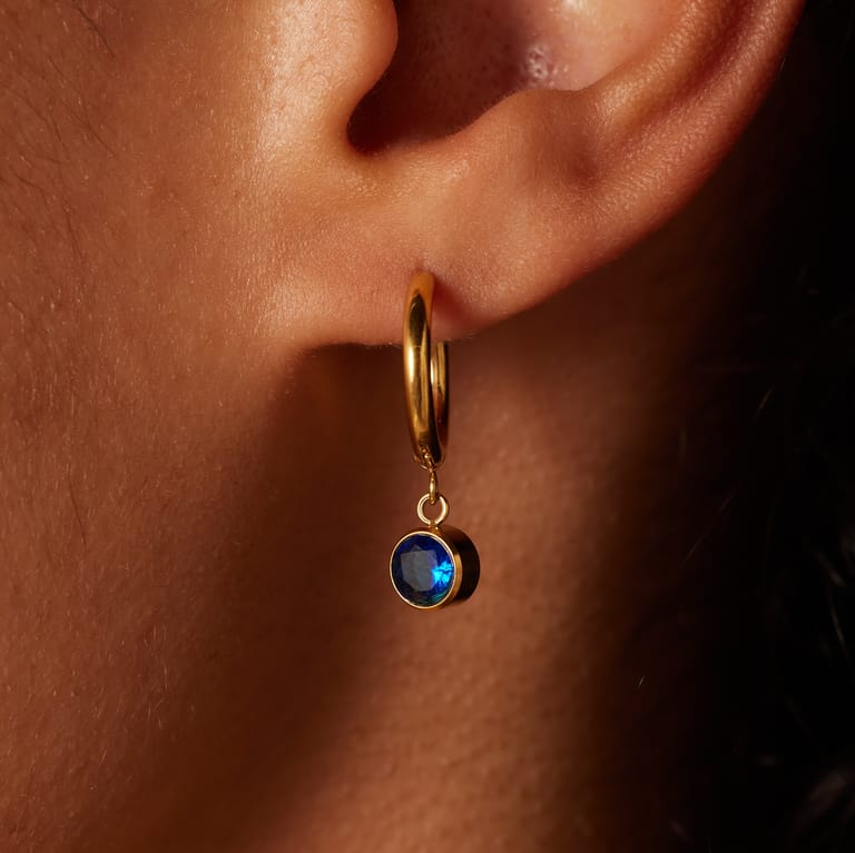 Stalen goldplated oorknoppen met geboortesteen December voor dames