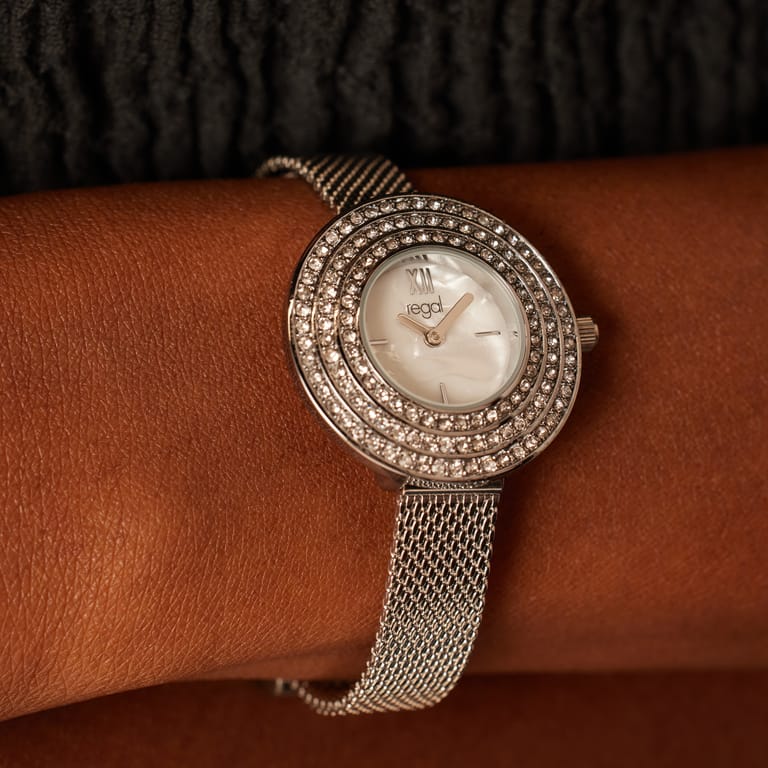 Regal dames horloge zilver, drie rijen zirkonia
