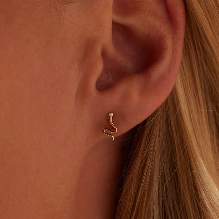 9 karaat oorknoppen slang met zirkonia voor dames