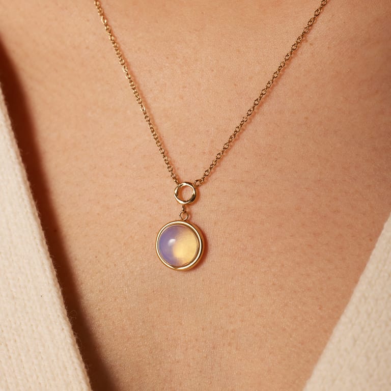 Halskette aus Edelstahl, vergoldet, mit Opal