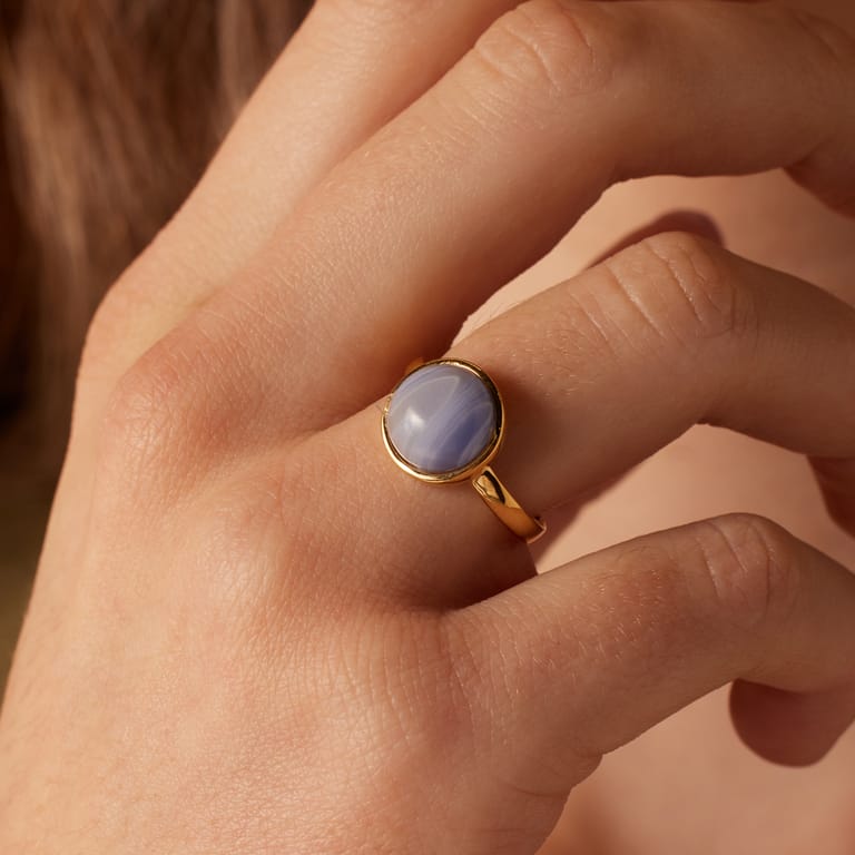 Stainless steel goldplated ring met blue lace agaat