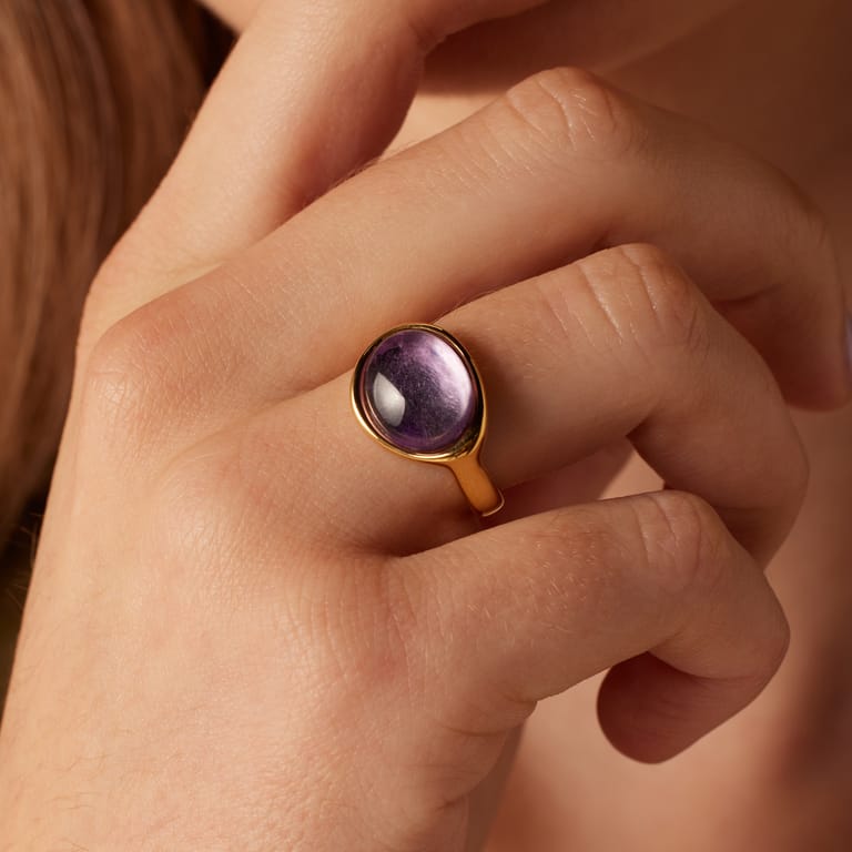 Ring aus Edelstahl, vergoldet, mit Amethyst, oval