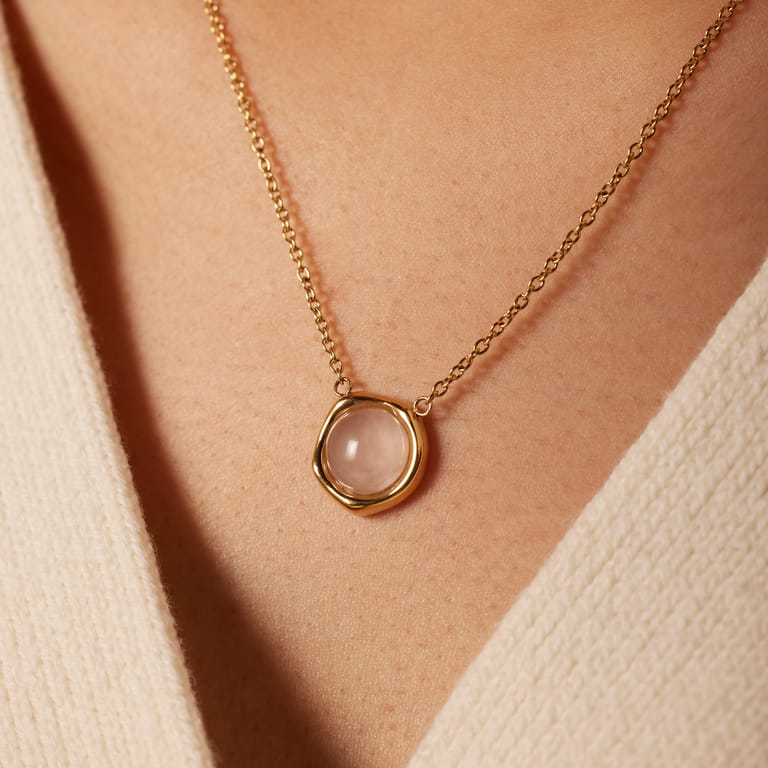 Stalen goldplated ketting met hanger met rozenkwarts voor dames