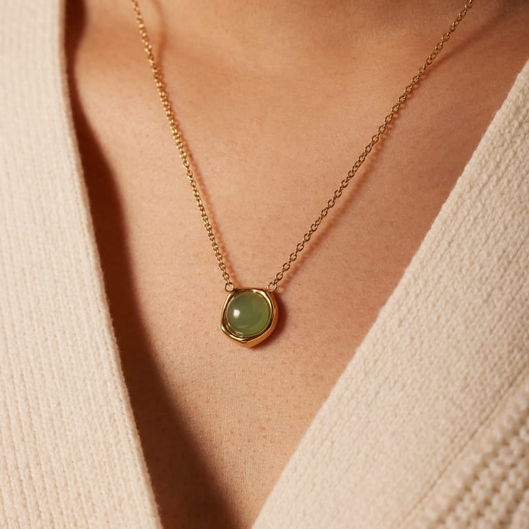Stalen goldplated ketting met hanger met groene aventurijn voor dames