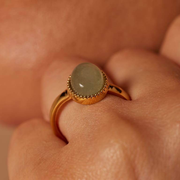 Stainless steel goldplated ring met groen aventurijn voor dames