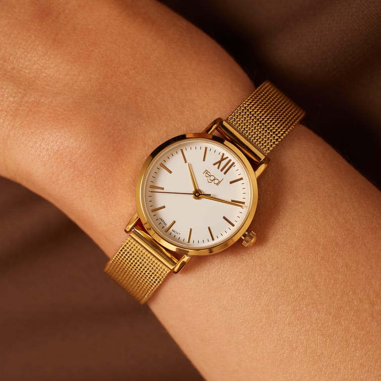 Regal horloge met goudkleurige meshband 