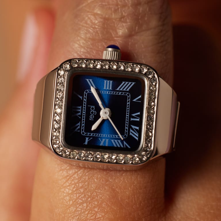 Regal ring horloge zilver met blauw en zirkonia