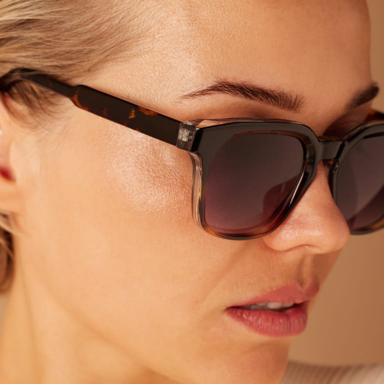 Schwarze Retrosonnenbrille