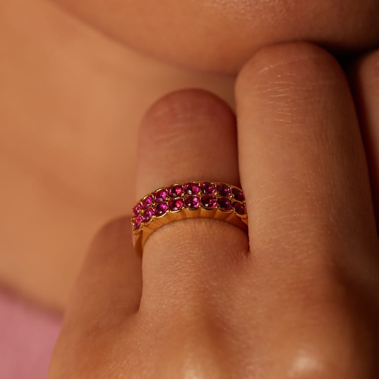 Stainless steel goldplated ring dubbel met rood zirkonia