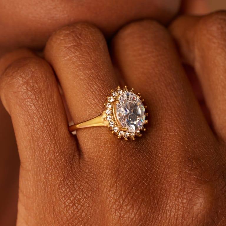 Stainless steel goldplated vintage ring met wit zirkonia